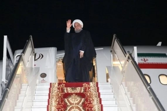 الرئيس الايراني يغادر يريفان عائدا الى طهران