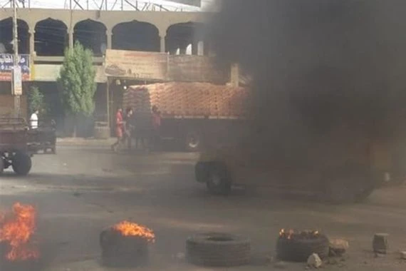 العراق: اعتقال مندسين بين المتظاهرين قاموا بحرق وتخريب الممتلكات العامة+ صورة