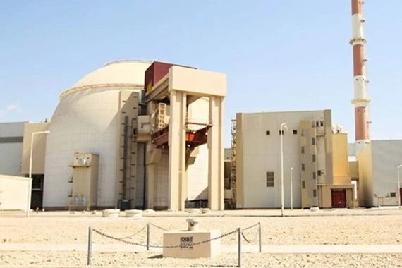 صب الخرسانة في الوحدة الثانية بمحطة بوشهر النووية