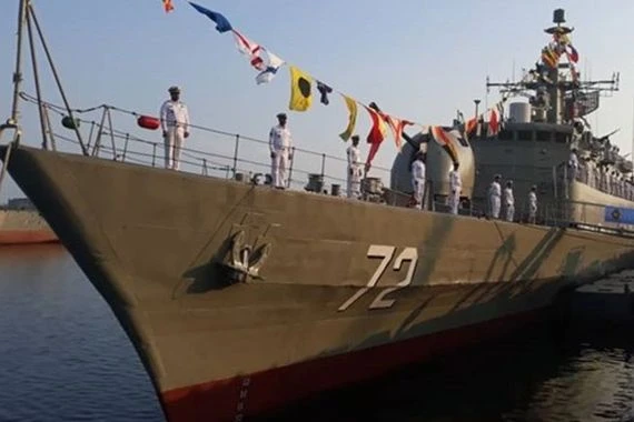 البحرية الايرانية تعيد تأهيل مدمرة "البرز" وغواصة "غدير 945"