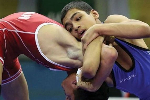 منتخب إيران للمصارعة الحرة لليافعين يحرز 7 ميداليات في مسابقات روسيا