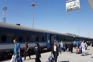مساعد روحاني: تطوير شبكة سكة الحديد مستمر رغم الحظر