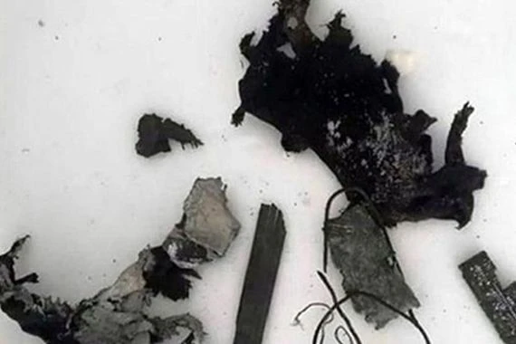 انتشال قطع من حطام الطائرة العسكرية الايرانية المنكوبة ميغ 29