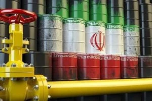 إيران تتوقع تصدير مليون برميل نفط يوميا