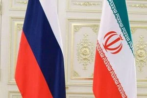 ايران وروسيا تتخليان عن الدولار رويدا