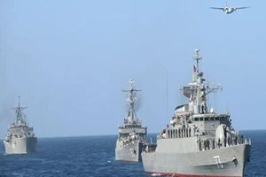 السفن الايرانية والروسية والصينية تدمر أهدافها البحرية بنجاح