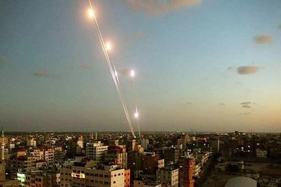 رشقة صواريخ جديدة من قطاع غزة باتجاه مستوطنات الغلاف