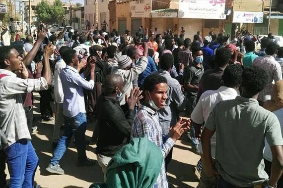 تظاهرات بالخرطوم تطالب اطلاق سراح رئيس تحرير 'التيار'