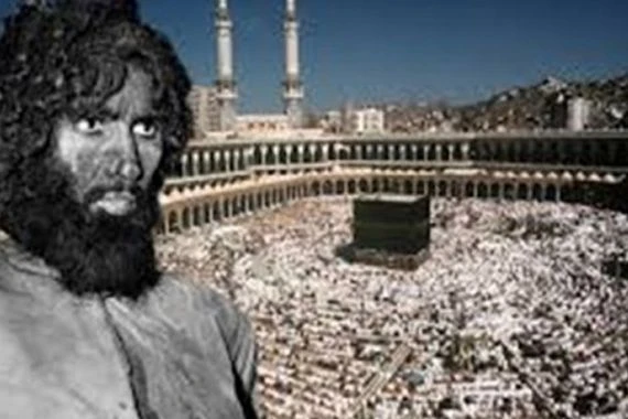 العاصوف يقتحم الحرم المكي ويشعل غضبا وجدلا بالسعودية