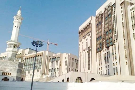تعرّف على ‘قصر الصفا’ الذي يحتضن القمم الثلاث في مكة!