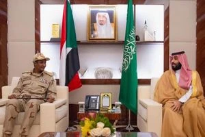 ماذا تفعل الاموال السعودية-الاماراتية في السودان ؟