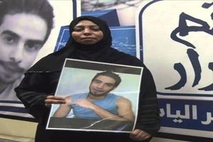 والدة المعتقل البحريني الياس الملا تضرب عن الطعام