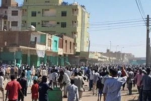 بالفيديو.. مدينة الابيض السودانية تشتعل والسلطات تفرض حظر تجوال