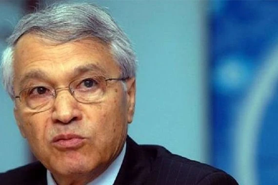 مذكرة توقيف دولية بحق وزير الطاقة الجزائري السابق