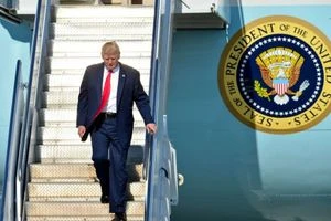 ترامب يصل إلى فرنسا لحضور قمة G7