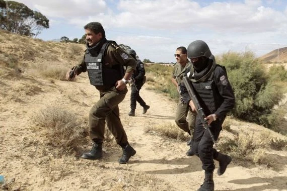 اشتباكات بين الحرس الوطني التونسي وعناصر مسلحة
