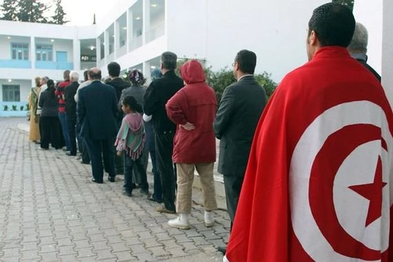 رئاسيات تونس؛ إقبال في الخارج وترقب للاقتراع في الداخل