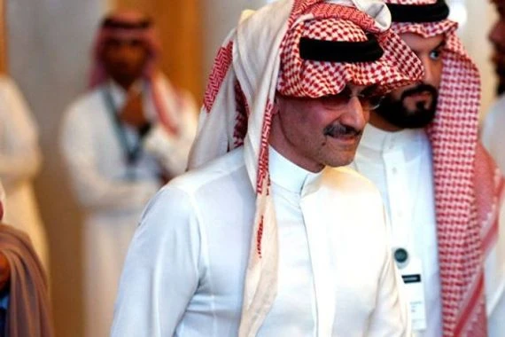 شاهد... ظهور نادر لوالدة الوليد بن طلال اللبنانية الأصل