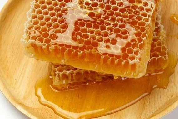 كل ماتريدون معرفته عن شمع العسل