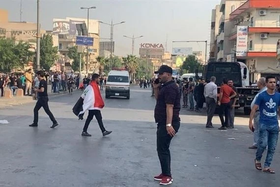 الحكومة العراقية تأسف لما رافق احتجاجات بغداد من أعمال عنف