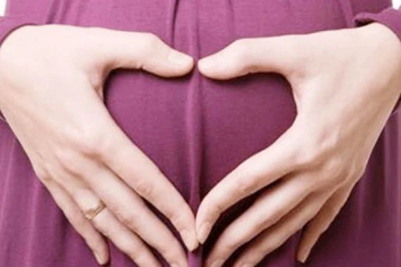 ما تأثير عطس المرأة الحامل على الجنين؟