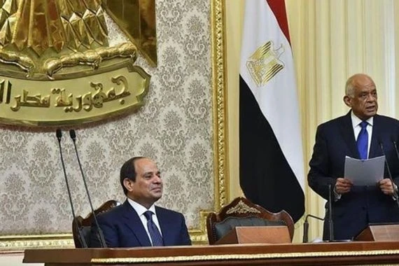 رئيس البرلمان المصري يرد على تشبيهه للسيسي بهتلر
