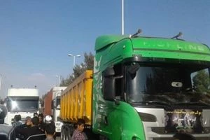 إرسال 2000 شاحنة عبر منفذ شلمجة للعراق في ايام زيارة الاربعين