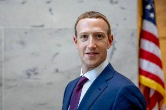 مؤسس فيسبوك يرد على ساندرز حول وجود المليارديرات