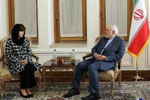 ظريف يستقبل السفيرة الاسترالية الجديدة في طهران