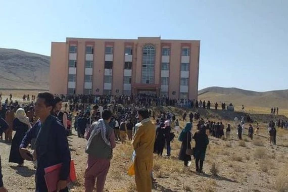 انفجار داخل كلية الهندسة في جامعة غزني بأفغانستان