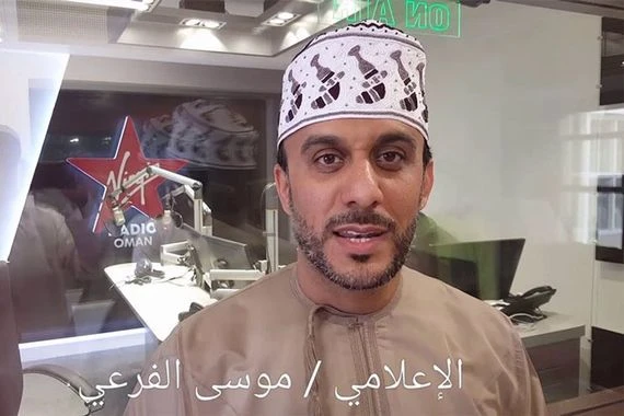 كاتب عماني يفضح صحيفة “العرب” الناطقة باسم بن زايد