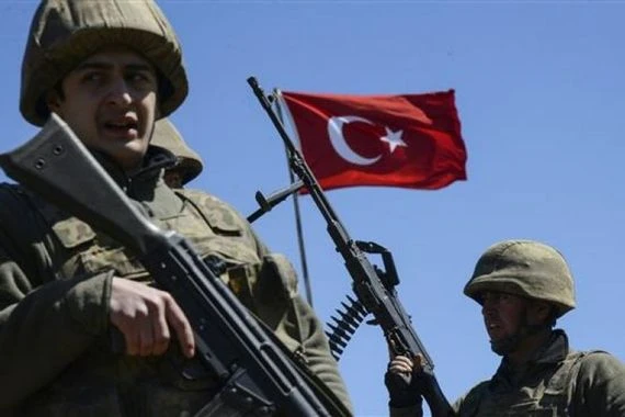 بعد ألمانيا.. فرنسا تعلن توقيف تصدير الأسلحة إلى تركيا