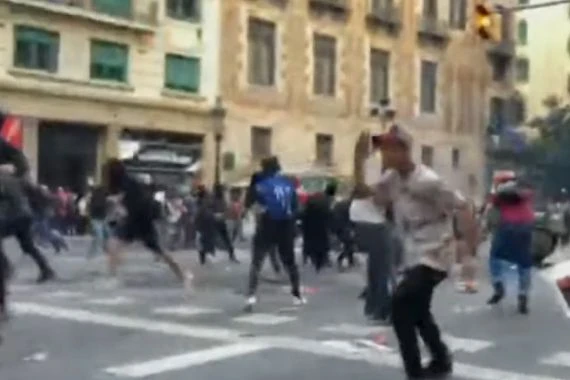 مواجهات بين متظاهرين والشرطة في برشلونة
