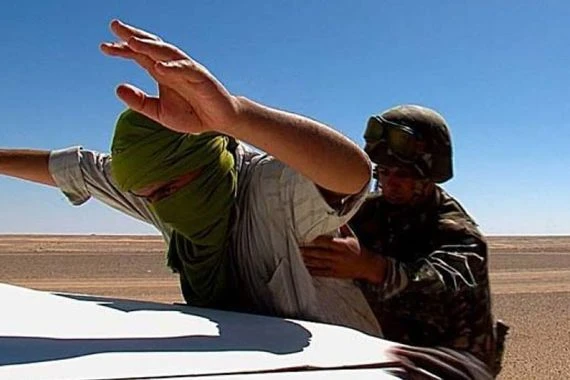 إرهابي يسلم نفسه للسلطات العسكرية بولاية بتمنراست بالجزائر