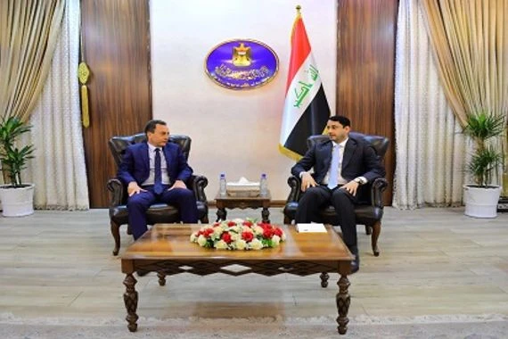 الأمين العام لمجلس الوزراء يستقبل السفير الفرنسي في بغداد
