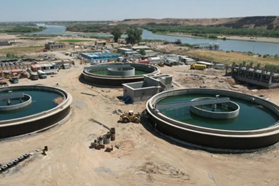 فريق متابعة المشروعات الحكومية في الأمانة العامة لمجلس الوزراء يعلن انجاز 80 بالمئة من مشروع ماء القيارة في نينوى