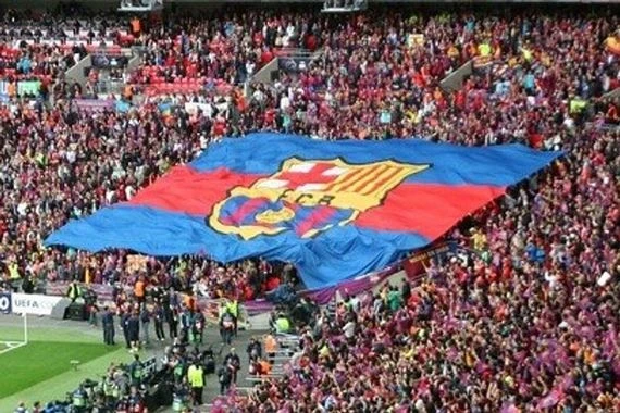 الشرطة الاسبانية توقف مشجعين وتصادر أدوات حادة قبل نهائي برشلونة وفالنسيا