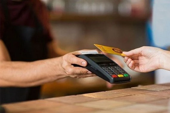إصدار تعليمات الى المتقاعدين بشان بطاقة "الماستر كارد" والقروض المصرفية