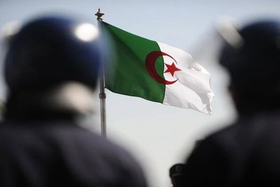 الجزائر: الإعدام لـ3 ضباط في المخابرات بتهمة التخابر مع جهات أجنبية