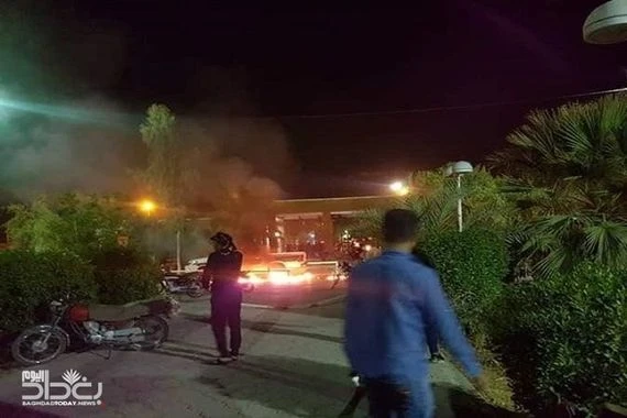 بالصور.. عشيرة عربية تسيطر على مركز للشرطة في الأحواز بعد اشتباكات مسلحة مع الأمن الإيراني