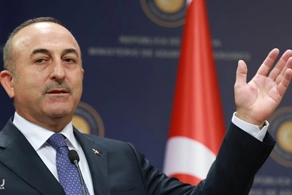 وزير الخارجية التركي: علقنا العمليات العسكرية في سوريا ولم نوقفها بالكامل