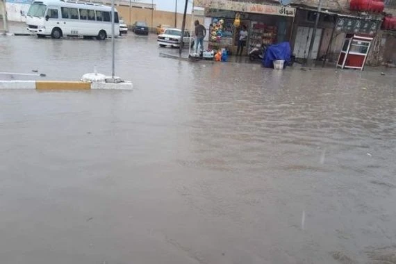 بالفيديو.. هذا ماحدث بالبصرة بعد غرق اغلب الشوارع