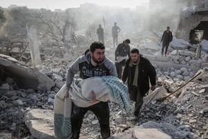 سوريا: وفاة واصابة 350 مدنيا كحصيلة اولية للزلزال في ادلب وريف حلب