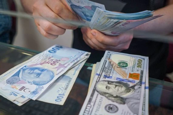 الليرة التركية تستقر بعد تراجعها لمستوى قياسي عند 19.8 مقابل الدولار