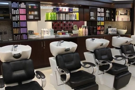 إغلاق 20 مركز تجميل غير مجاز في بغداد