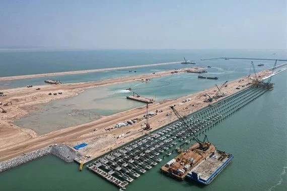 قبيل ساعات من اعلان اطلاق "طريق التنمية".. خبير يتحدث عن "الهوس الصيني"