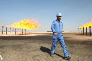 لوك أويل تعلن عن مشاريع كبرى لاستثمار الغاز وتؤكد السعي لرفع الإنتاج النفطي