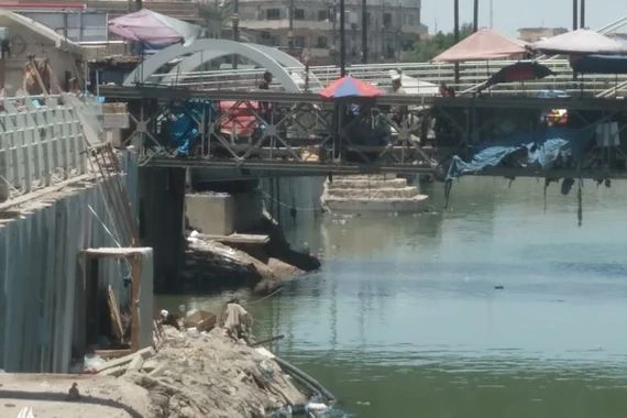 التلوث البيئي يهدد نهر العشار أيقونة البصرة السياحية