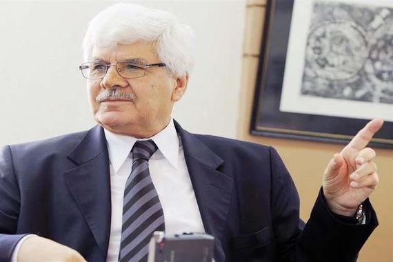 حسن العلوي لـ “بارزاني”: لاتكن زيلينسكي أربيل