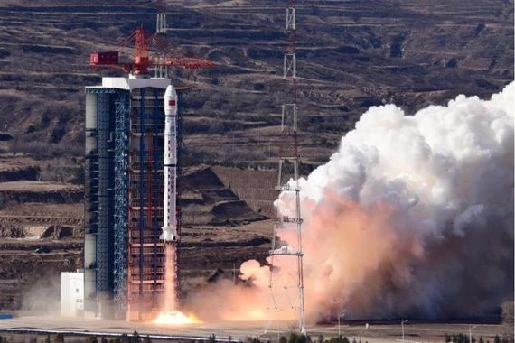بكين : اطلاق 16 قمر صناعي دفعة واحدة إلى الفضاء